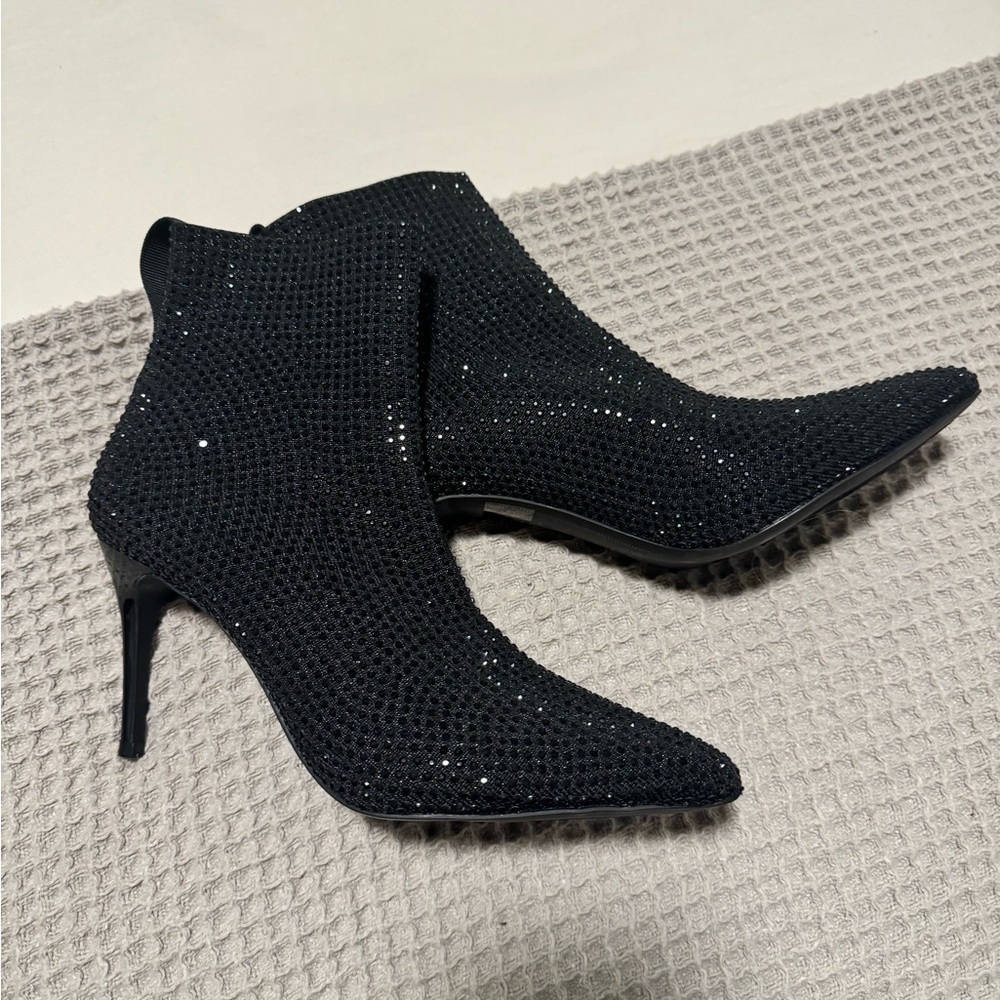 Women’s heeled booties